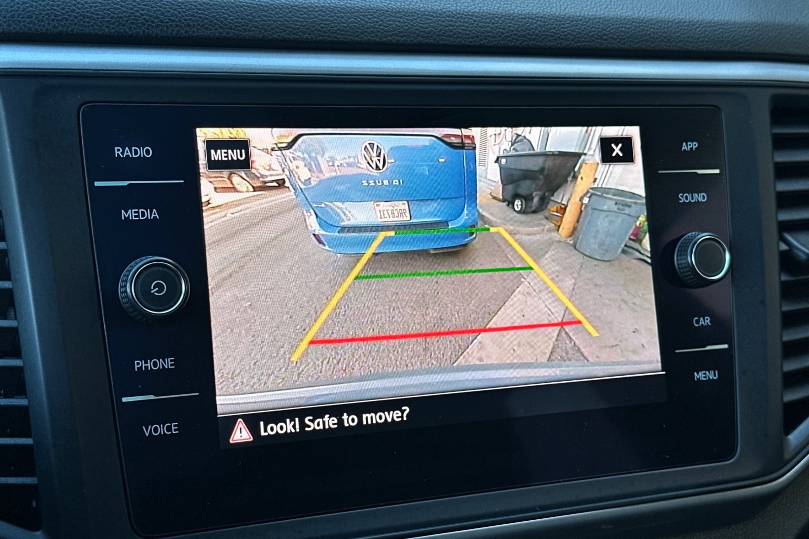 Used 2020 Volkswagen Atlas Cross Sport SE w/ Panoramic Sunroof Package image 19