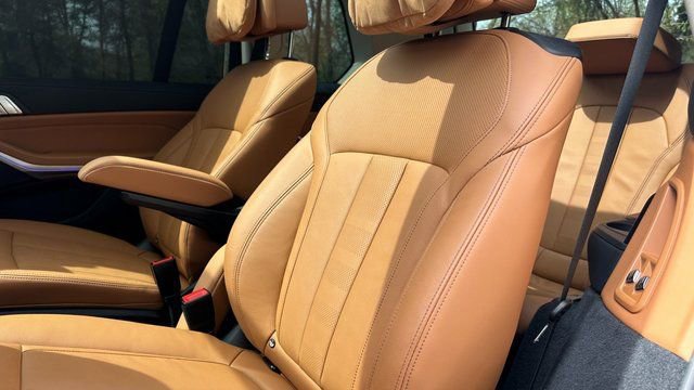Used 2022 BMW X7 xDrive40i w/ M Sport Package image 21