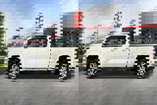 Certified 2024 Toyota Tacoma SR5 image 9