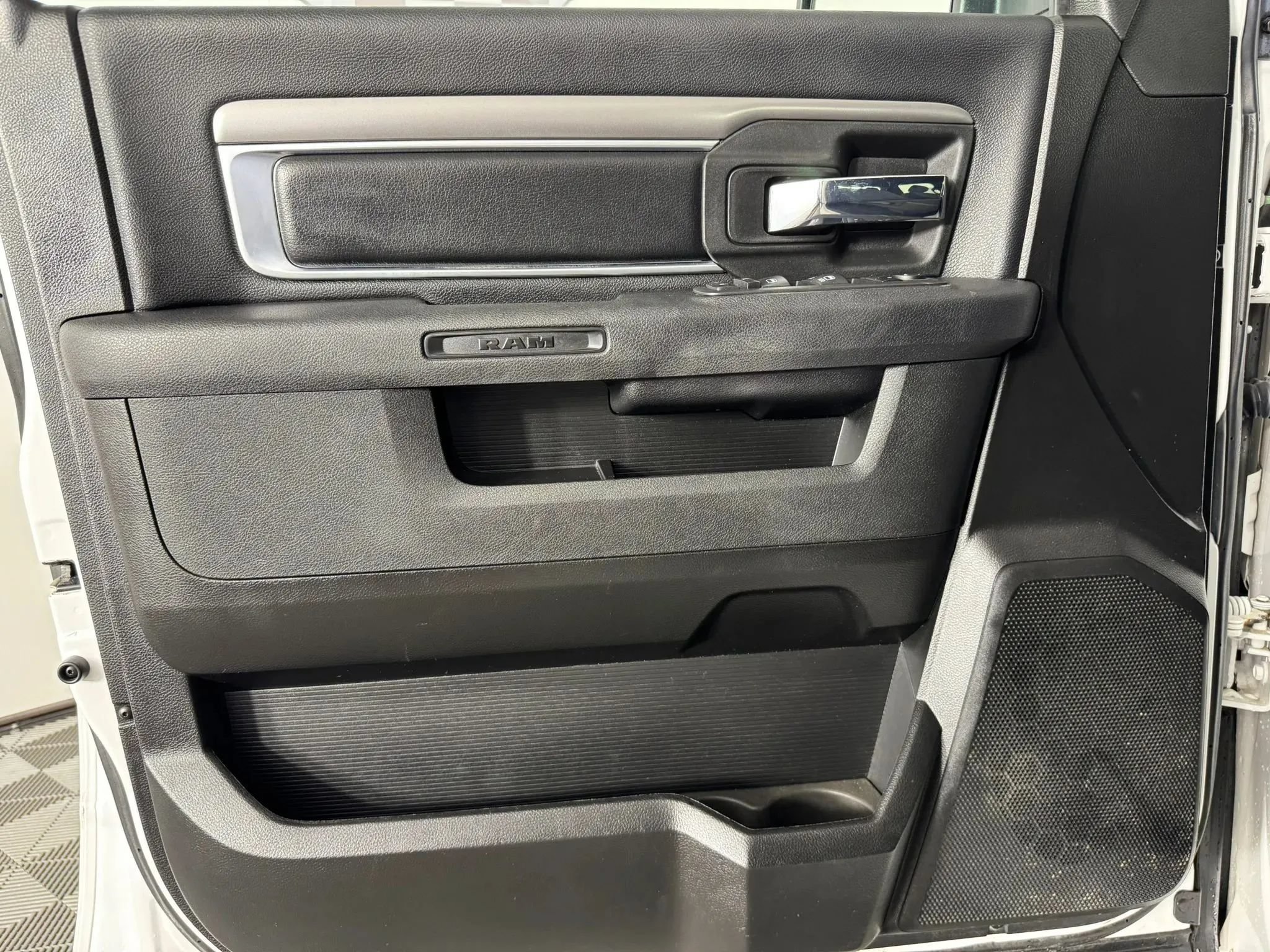 Used 2022 RAM 1500 Warlock AWD/4WD image 33