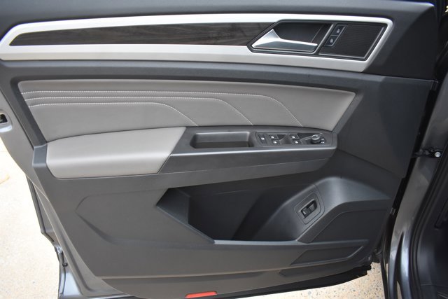 Used 2023 Volkswagen Atlas SE image 11