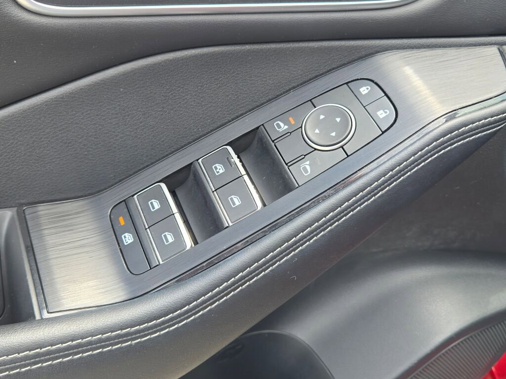 Used 2024 Nissan Rogue Platinum AWD/4WD image 25