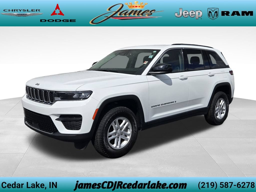 Used 2023 Jeep Grand Cherokee Laredo w/ Luxury Tech Group I AWD/4WD image 1