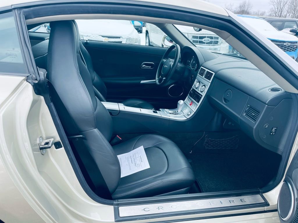 Used 2008 Chrysler Crossfire Limited image 18