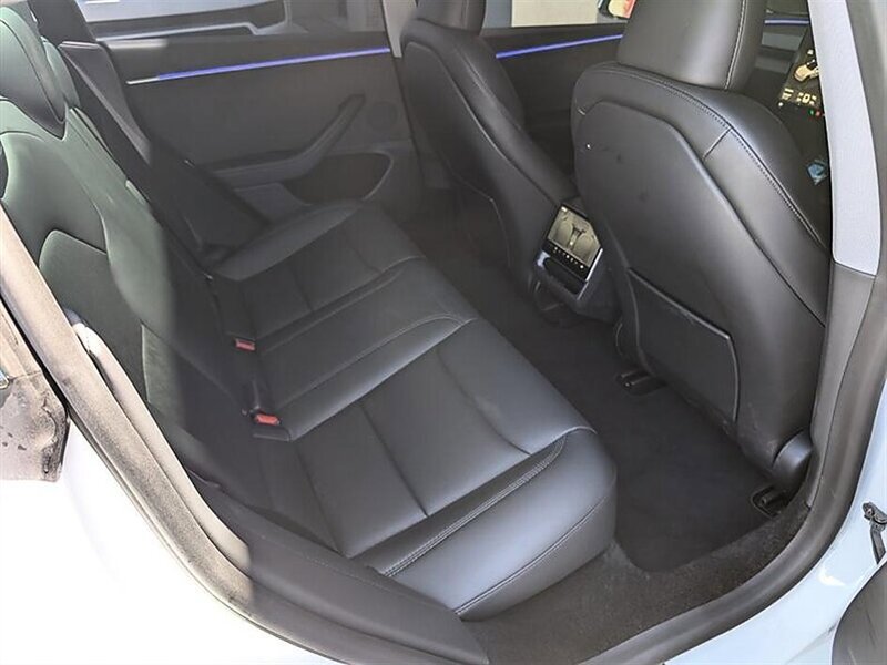 Used 2025 Tesla Model 3 Long Range AWD/4WD image 28