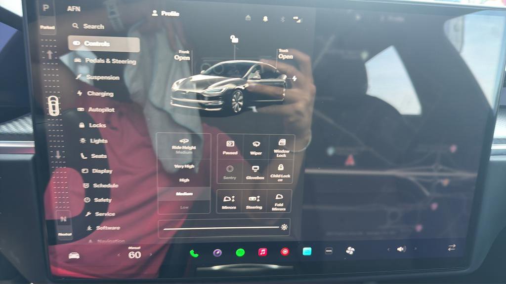 Used 2021 Tesla Model S Plaid image 13