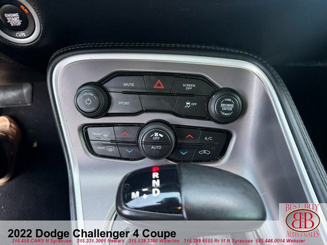 Used 2022 Dodge Challenger SXT w/ Blacktop Package AWD/4WD image 18