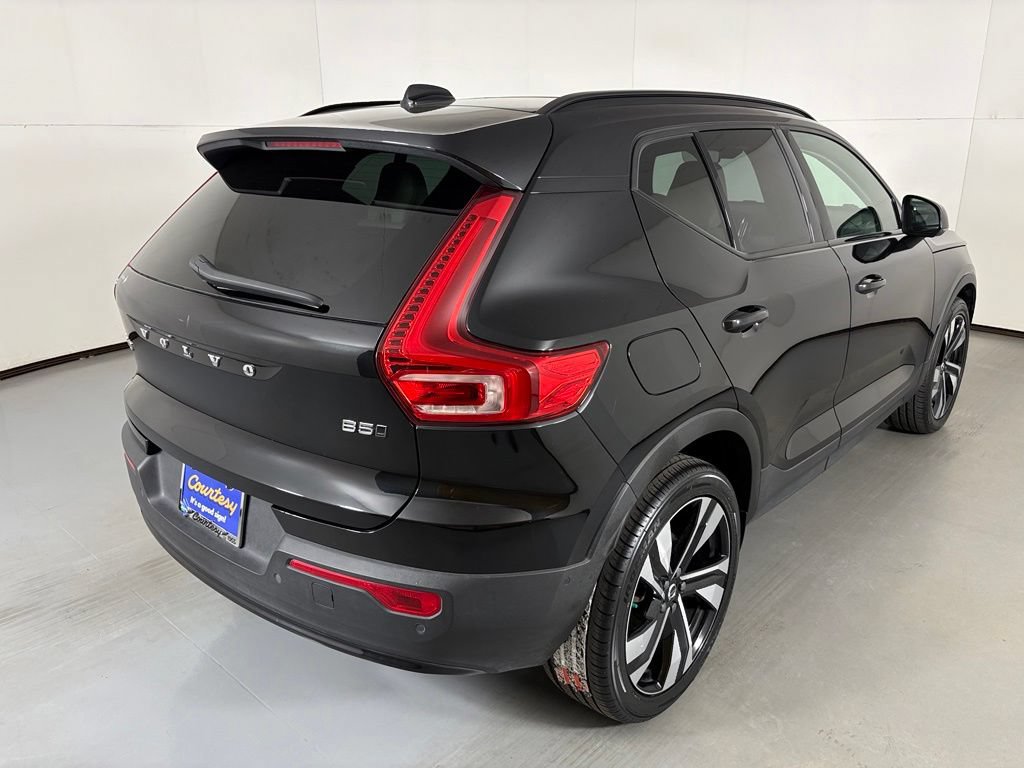 Used 2024 Volvo XC40 B5 Plus w/ Climate Package AWD/4WD image 8
