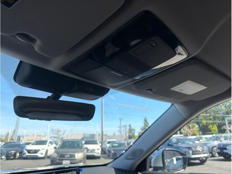 Used 2025 Mitsubishi Outlander SE image 14