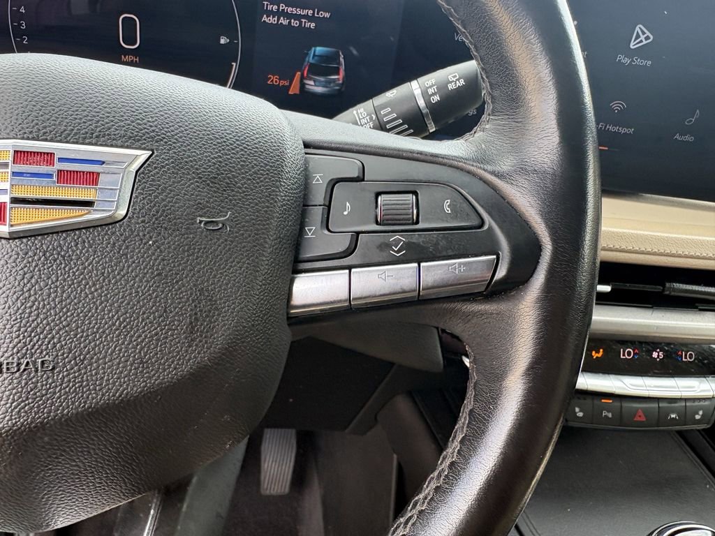 Used 2024 Cadillac XT4 Luxury w/ Cold Weather Package image 16