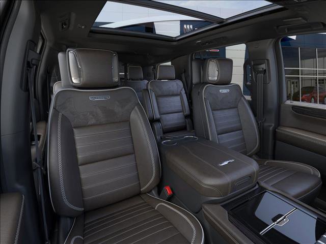 New 2026 GMC Yukon Denali Ultimate w/ LPO, Floor Liner Package image 16