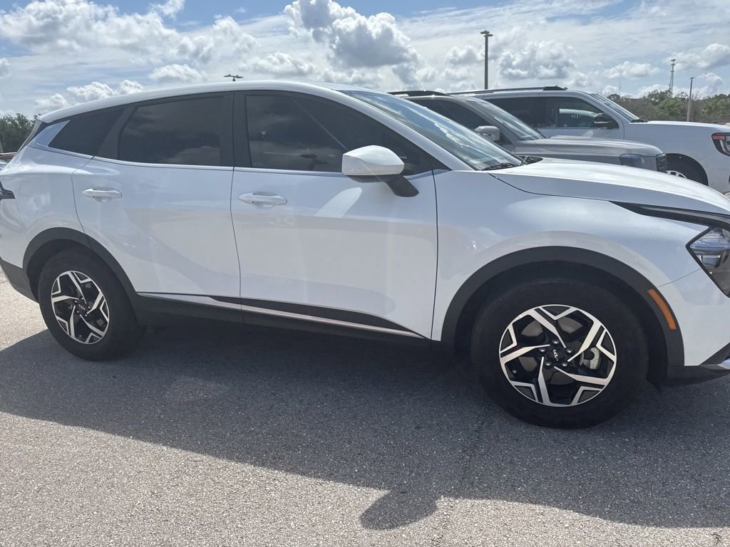 Certified 2023 Kia Sportage LX FWD image 2