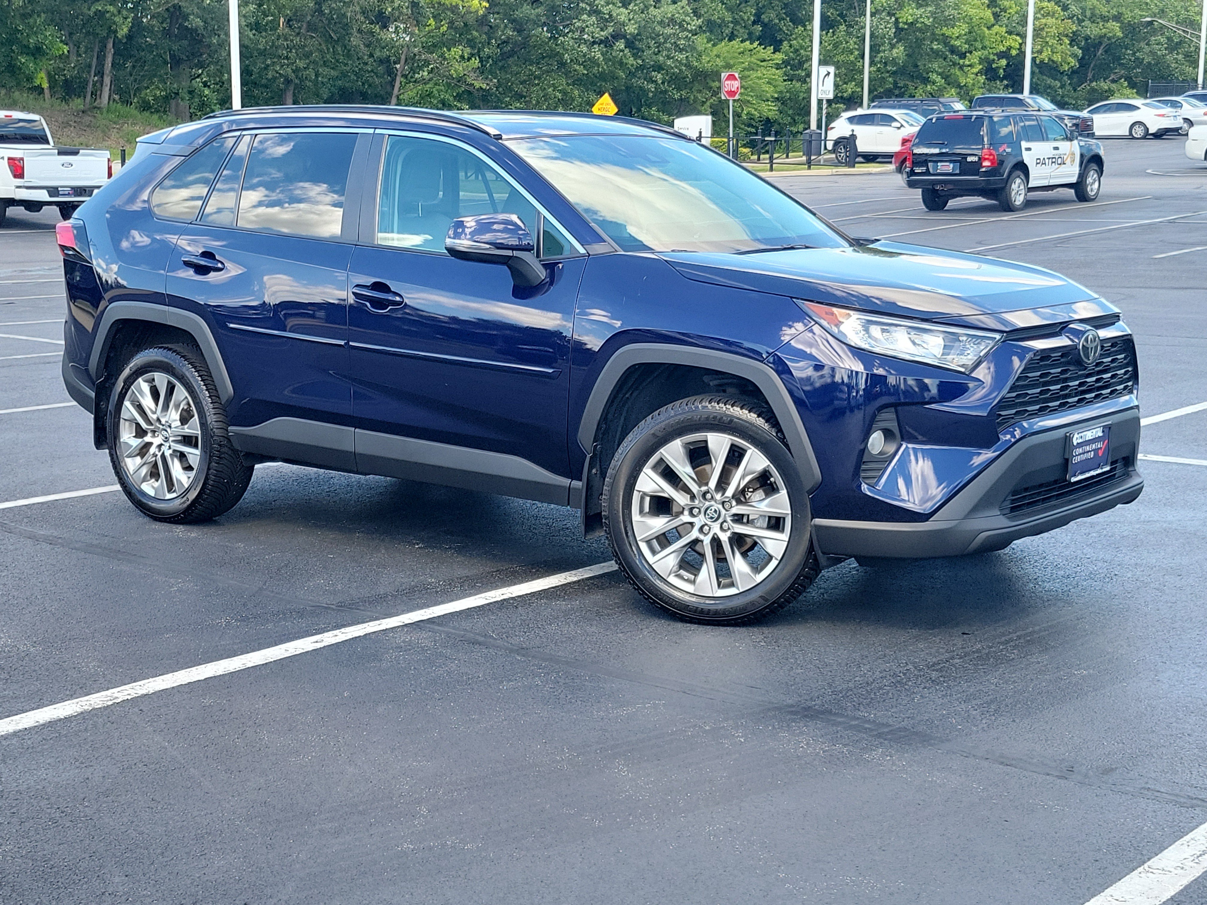 Used 2019 Toyota RAV4 XLE Premium w/ Cold Weather Package AWD/4WD image 32
