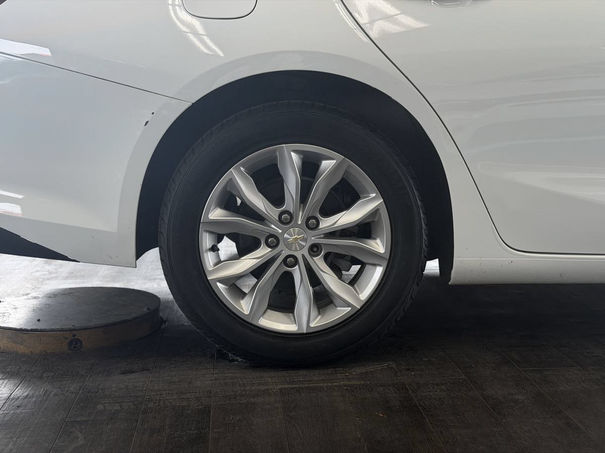 Used 2019 Chevrolet Malibu LT FWD image 18