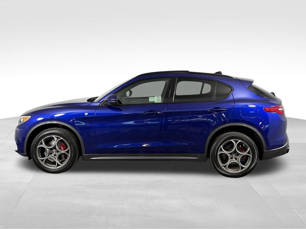 Used 2022 Alfa Romeo Stelvio Ti AWD/4WD image 10
