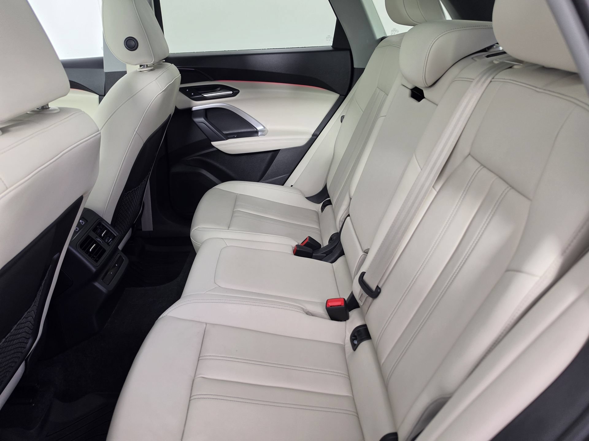 Used 2025 Audi Q5 Premium w/ Convenience Package AWD/4WD image 40