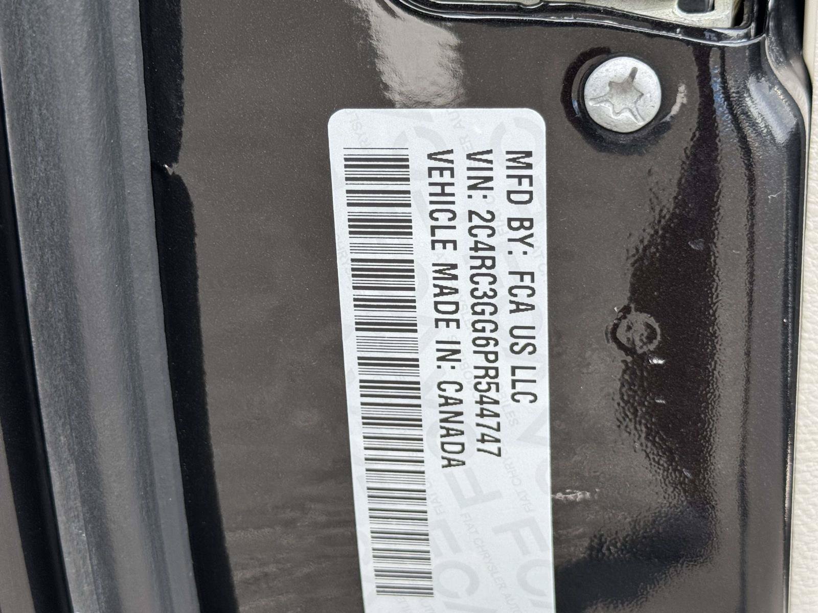 Used 2023 Chrysler Pacifica Limited w/ Uconnect Theater Family Group AWD/4WD image 27