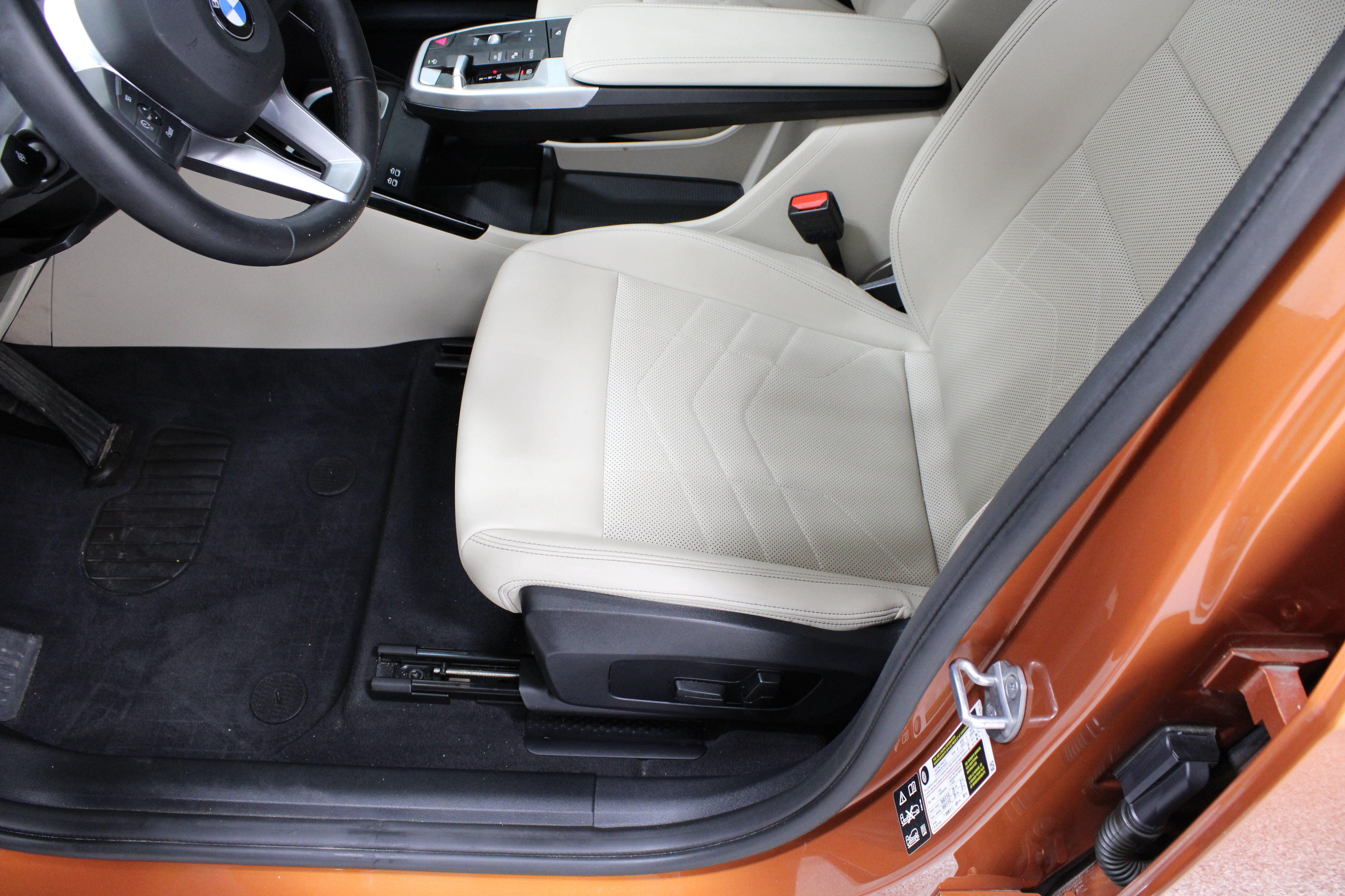 Used 2025 BMW X1 xDrive28i w/ Technology Package AWD/4WD image 15