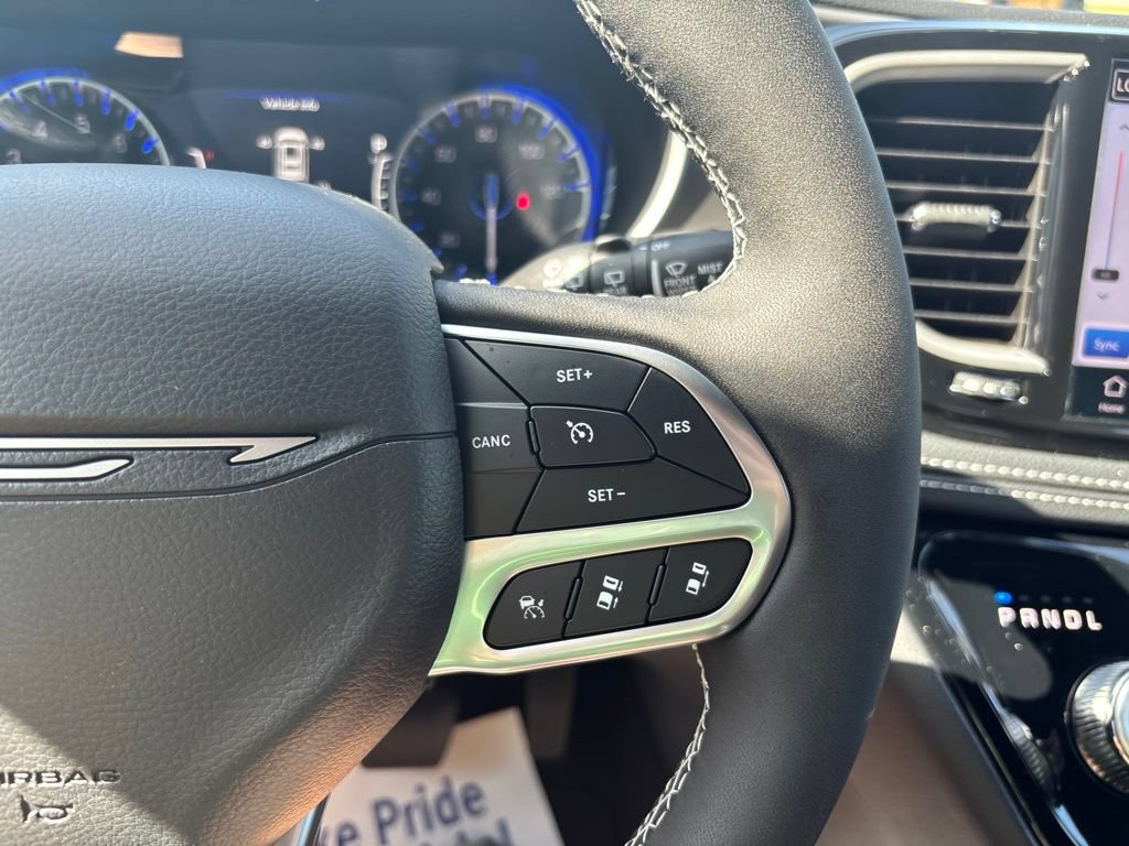New 2027 Chrysler Pacifica Select FWD image 37