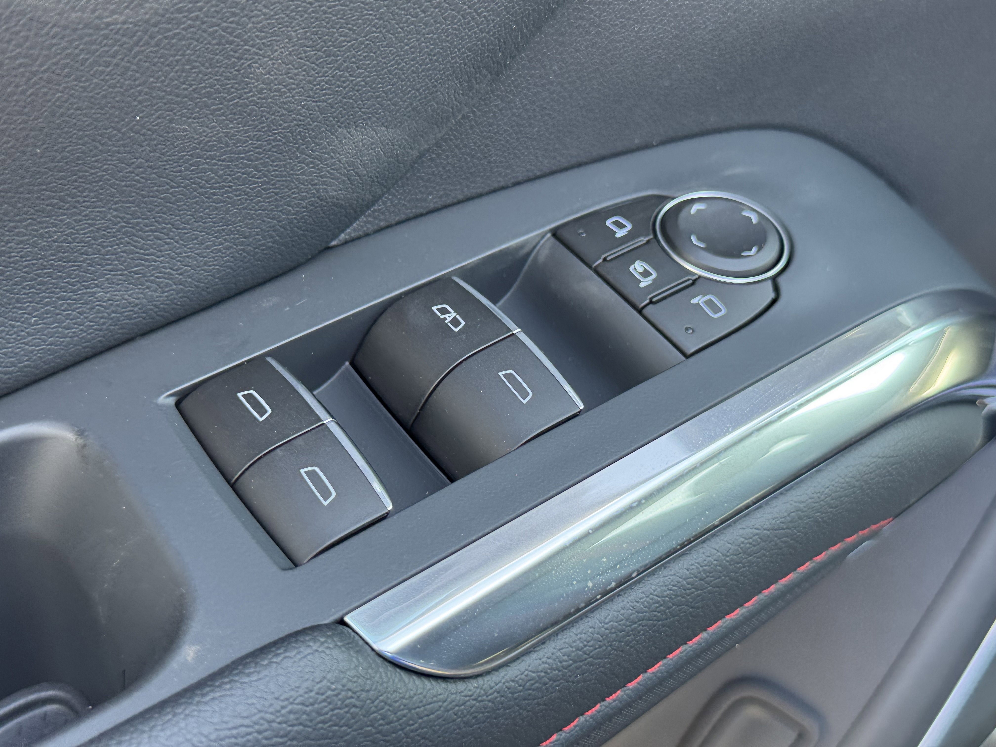 New 2026 Chevrolet Traverse RS image 17