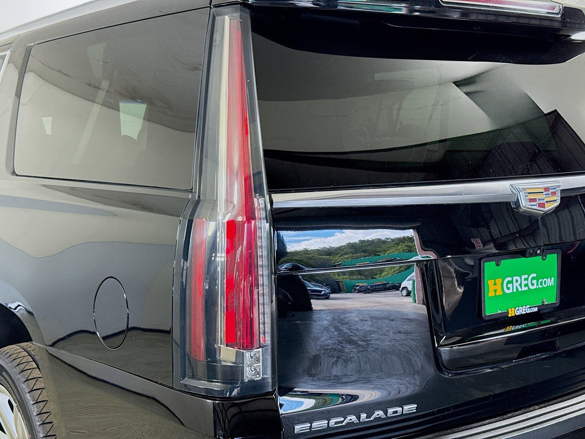 Used 2019 Cadillac Escalade ESV Luxury image 35