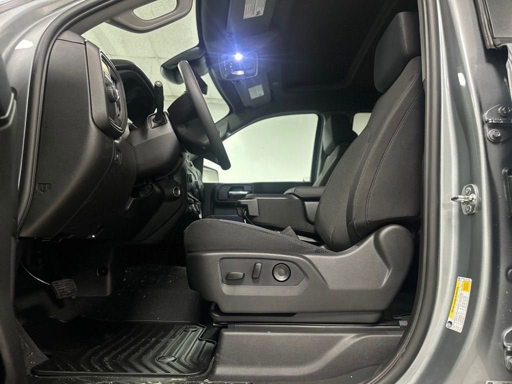 New 2026 Chevrolet Silverado 1500 Custom RWD image 20