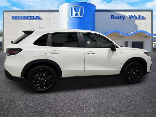 New 2025 Honda HR-V Sport image 2