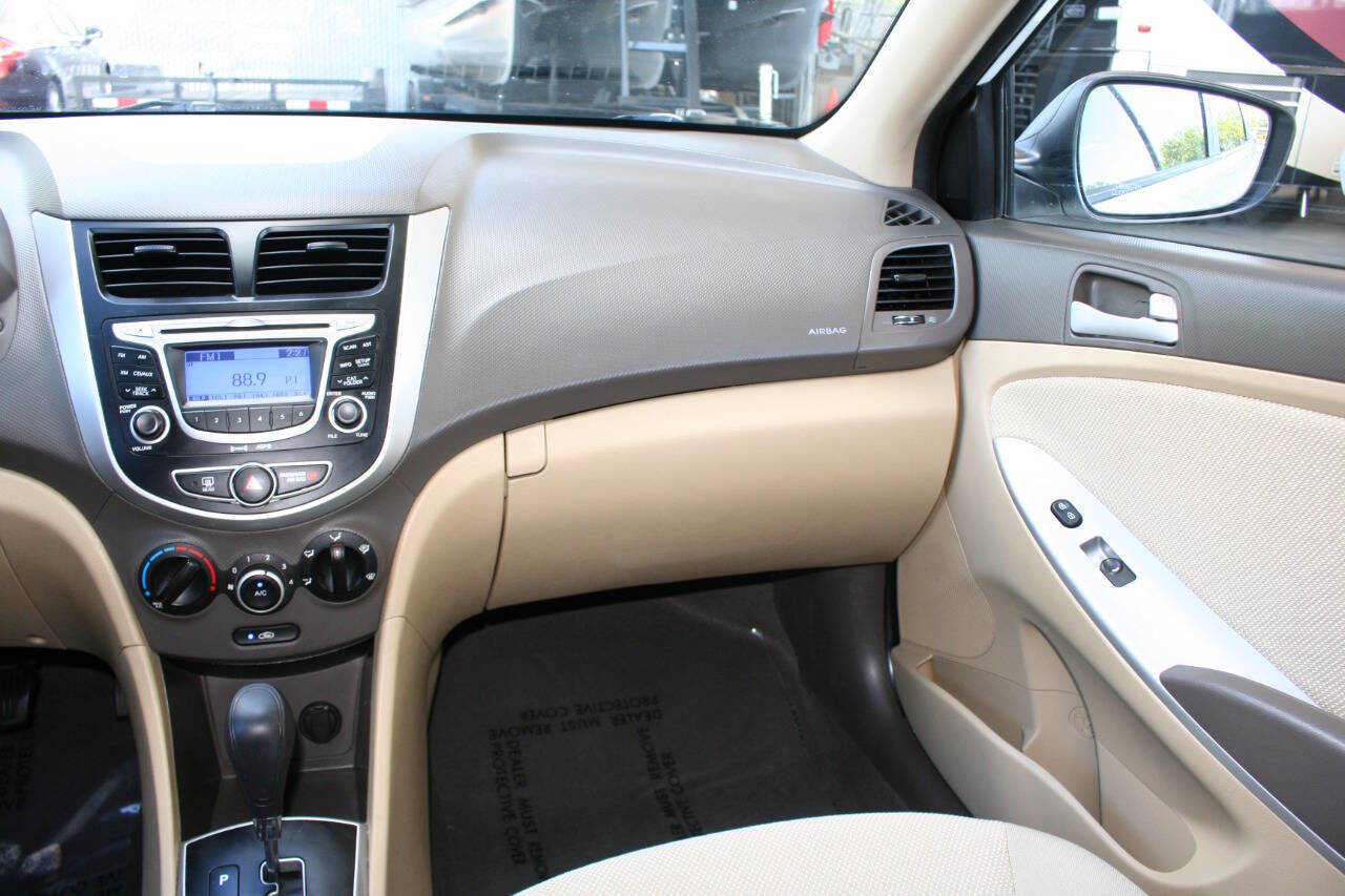 Used 2013 Hyundai Accent GLS FWD image 13