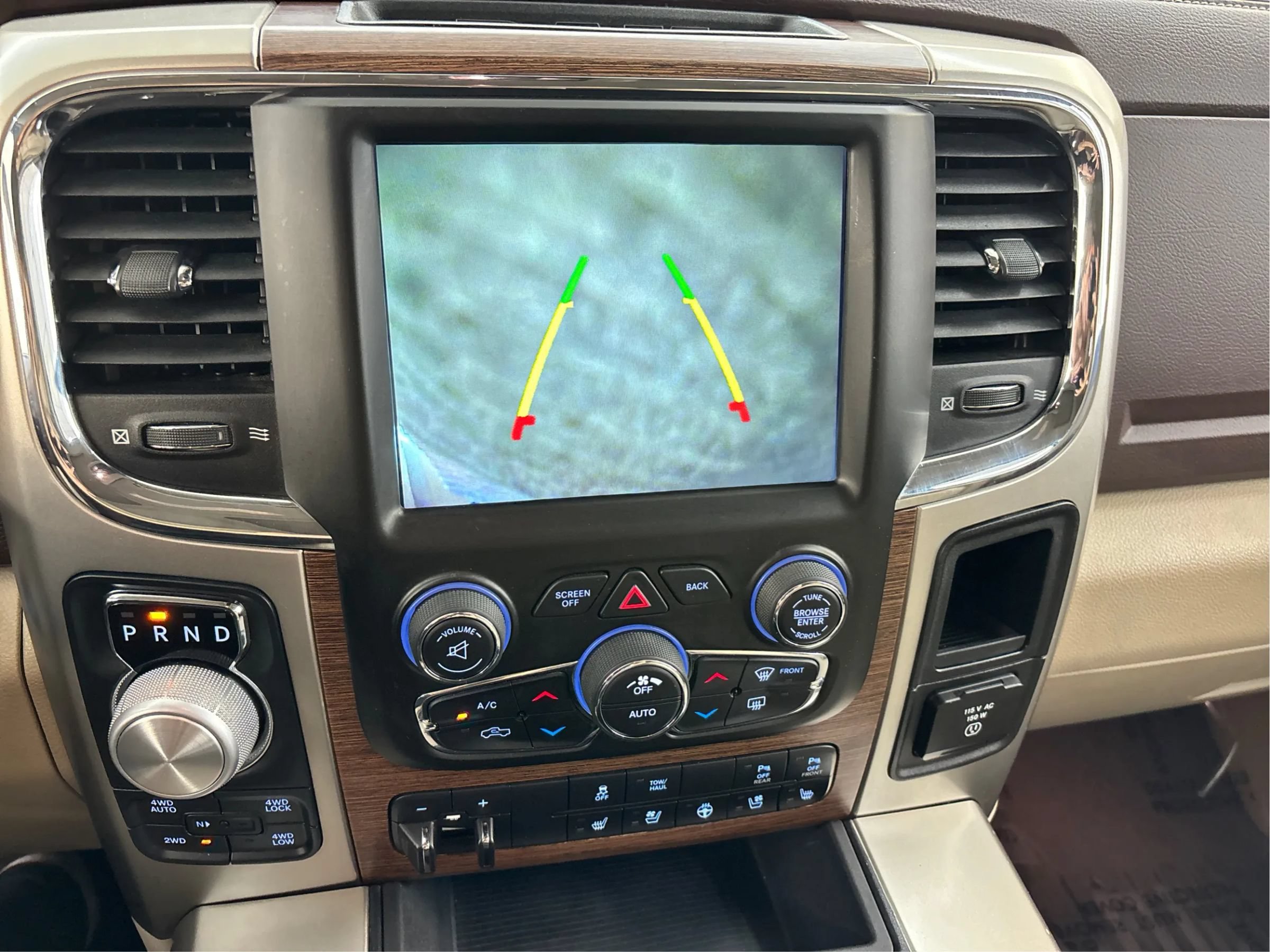 Used 2018 RAM 1500 Laramie w/ Convenience Group AWD/4WD image 36