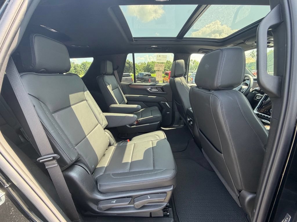 Used 2026 GMC Yukon Denali w/ Sun & Power Step Package AWD/4WD image 12