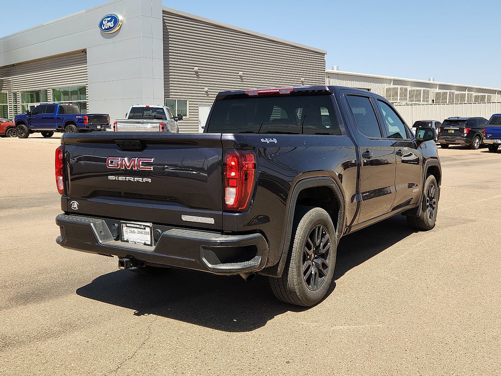 Used 2024 GMC Sierra 1500 Elevation AWD/4WD image 4