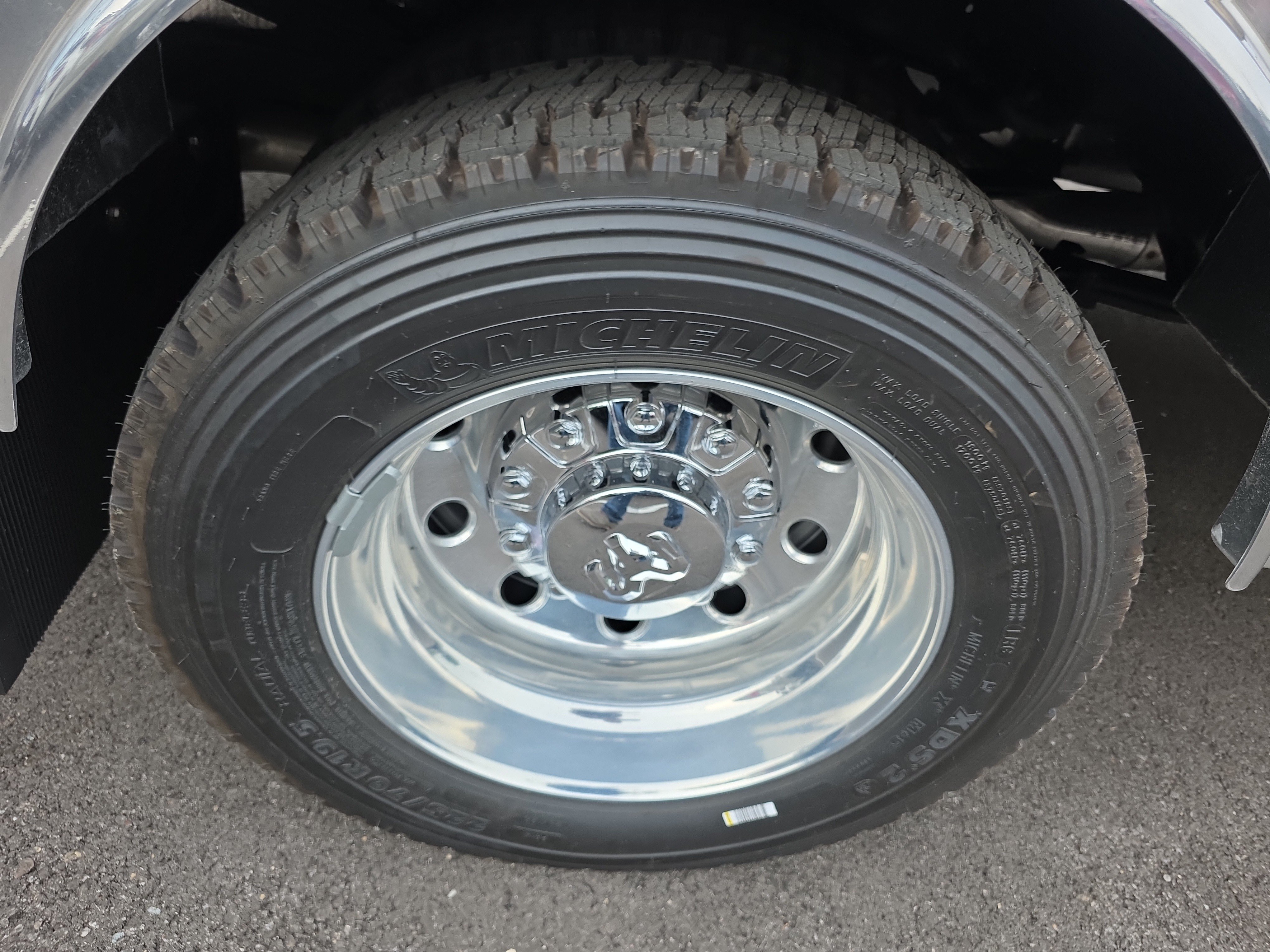 New 2026 RAM 5500 4x4 Crew Cab w/ Laramie Trim Package image 35