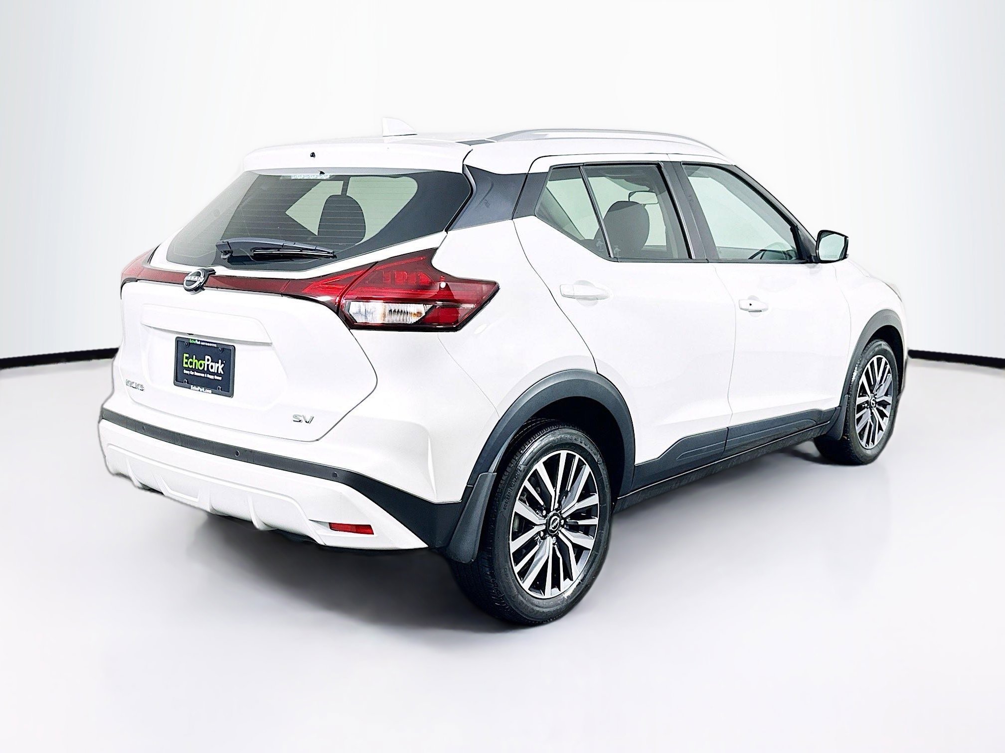 Used 2024 Nissan Kicks SV image 9