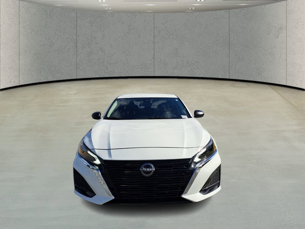 Used 2024 Nissan Altima 2.5 S image 2