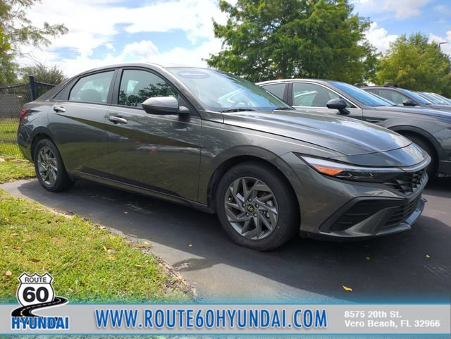 Used 2025 Hyundai Elantra Hybrid