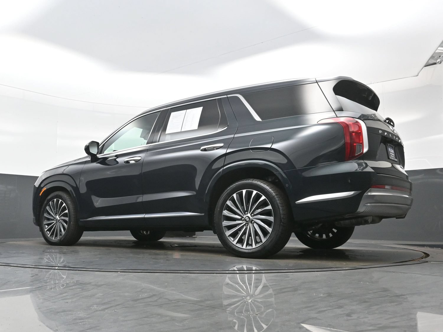 Certified 2023 Hyundai Palisade Calligraphy w/ Cargo Package AWD/4WD image 31