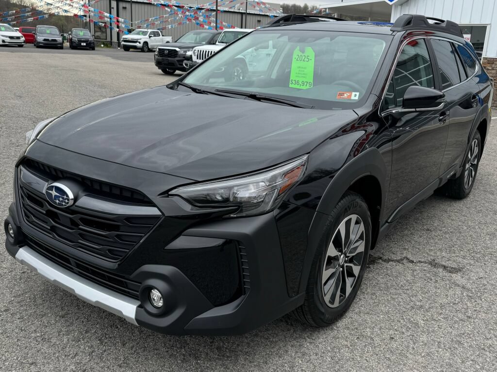 Used 2025 Subaru Outback Limited AWD/4WD image 3
