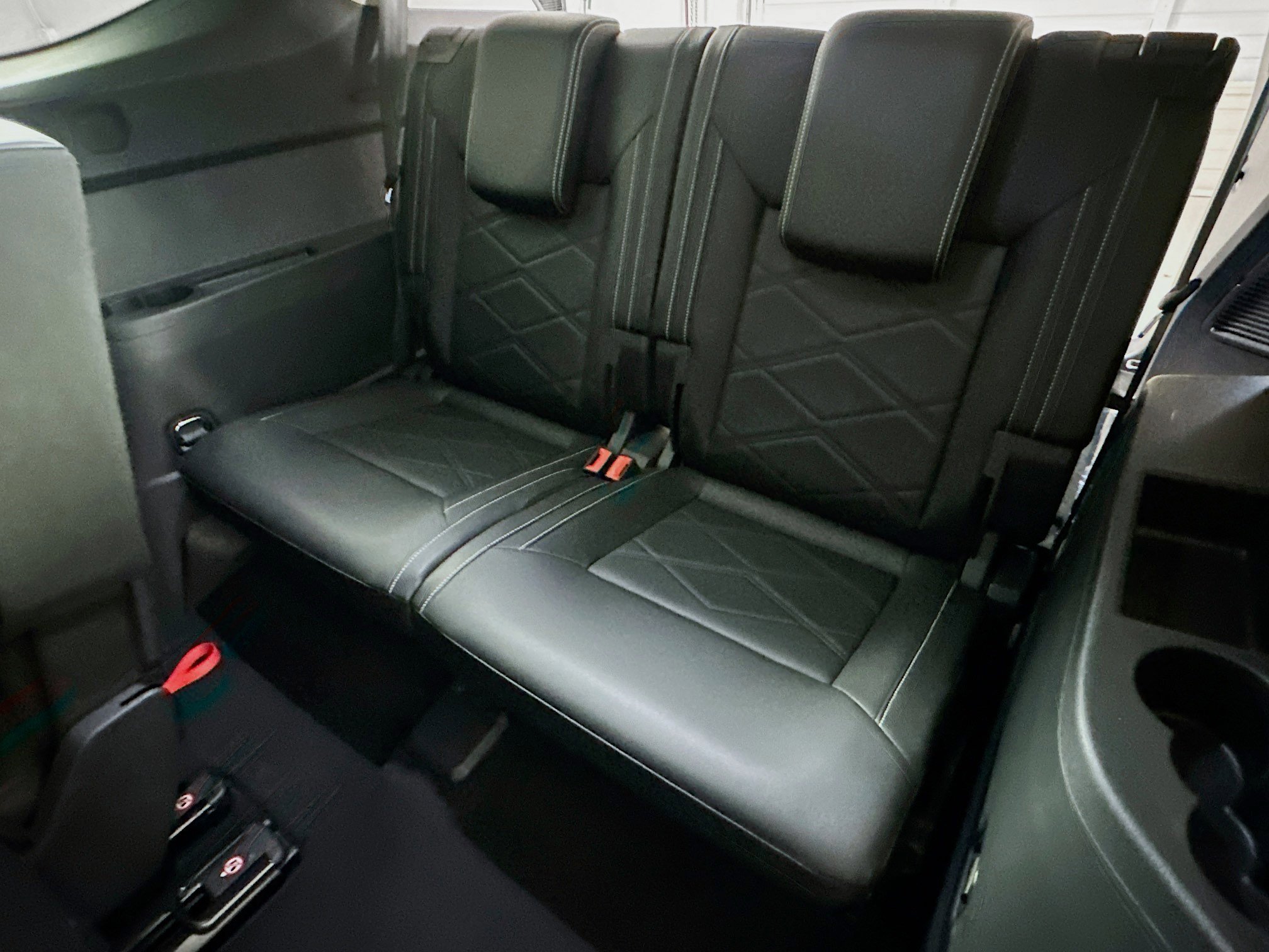 Used 2025 Volkswagen Atlas SE image 27