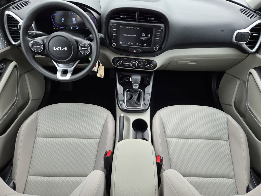 Certified 2025 Kia Soul LX FWD image 5