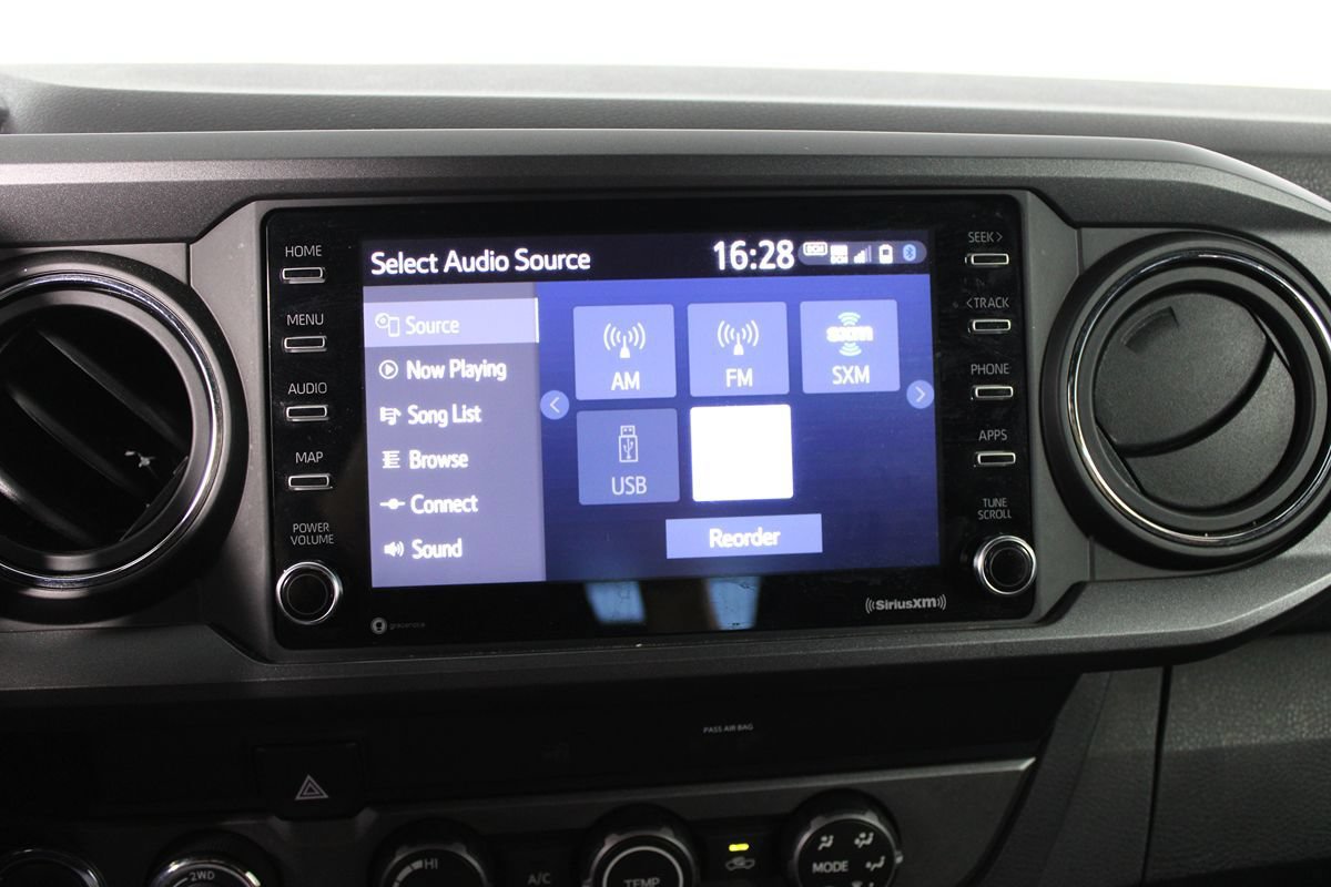 Used 2020 Toyota Tacoma TRD Sport w/ Technology Package AWD/4WD image 18