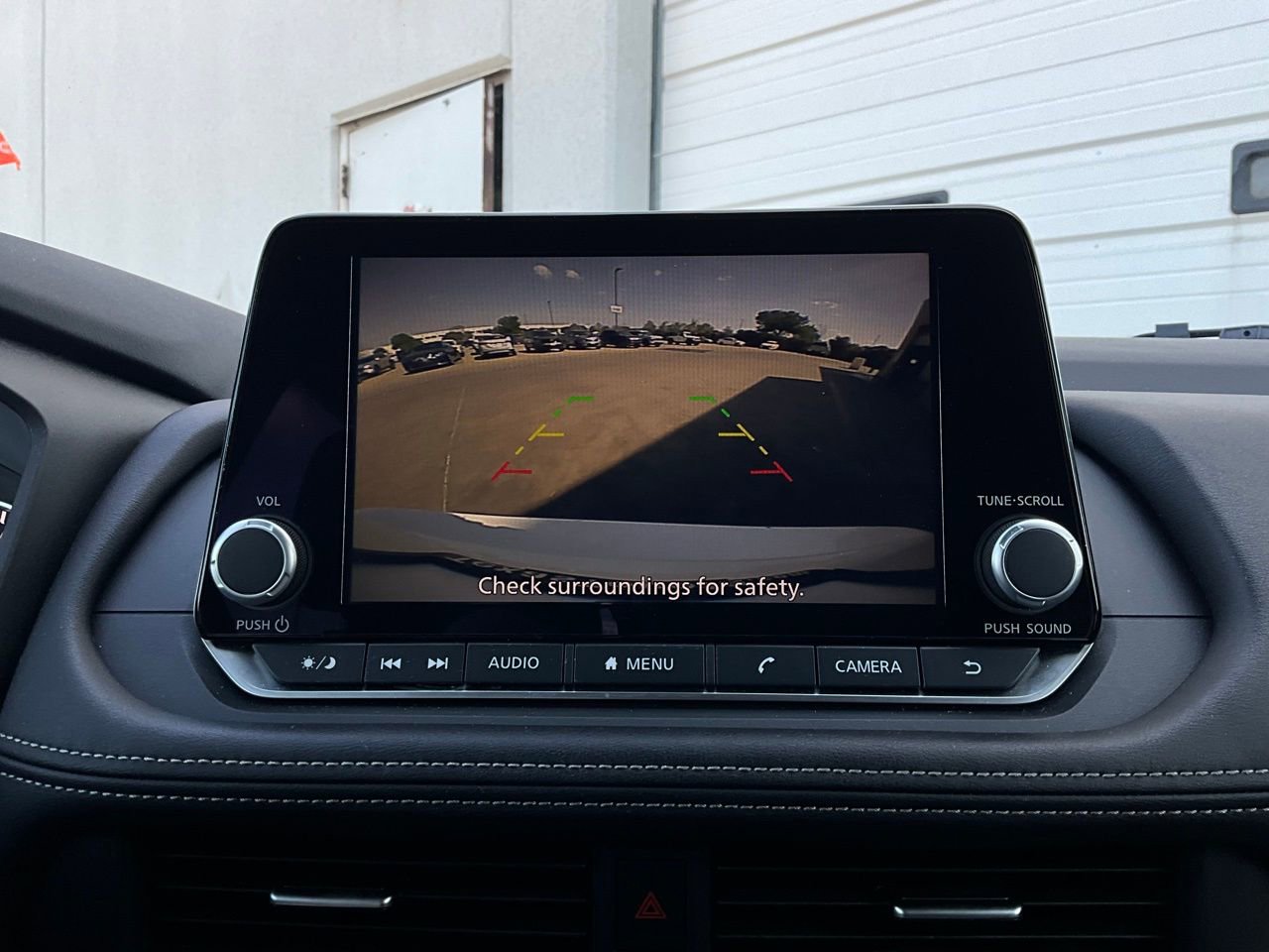 Used 2025 Nissan Rogue SV image 31