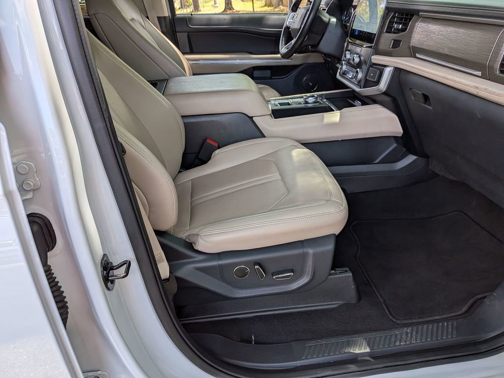 Used 2024 Ford Expedition Limited RWD image 31