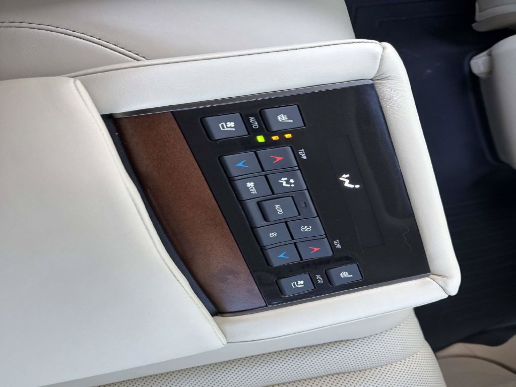 Used 2021 Lexus LX 570 4WD w/ Luxury Package image 14