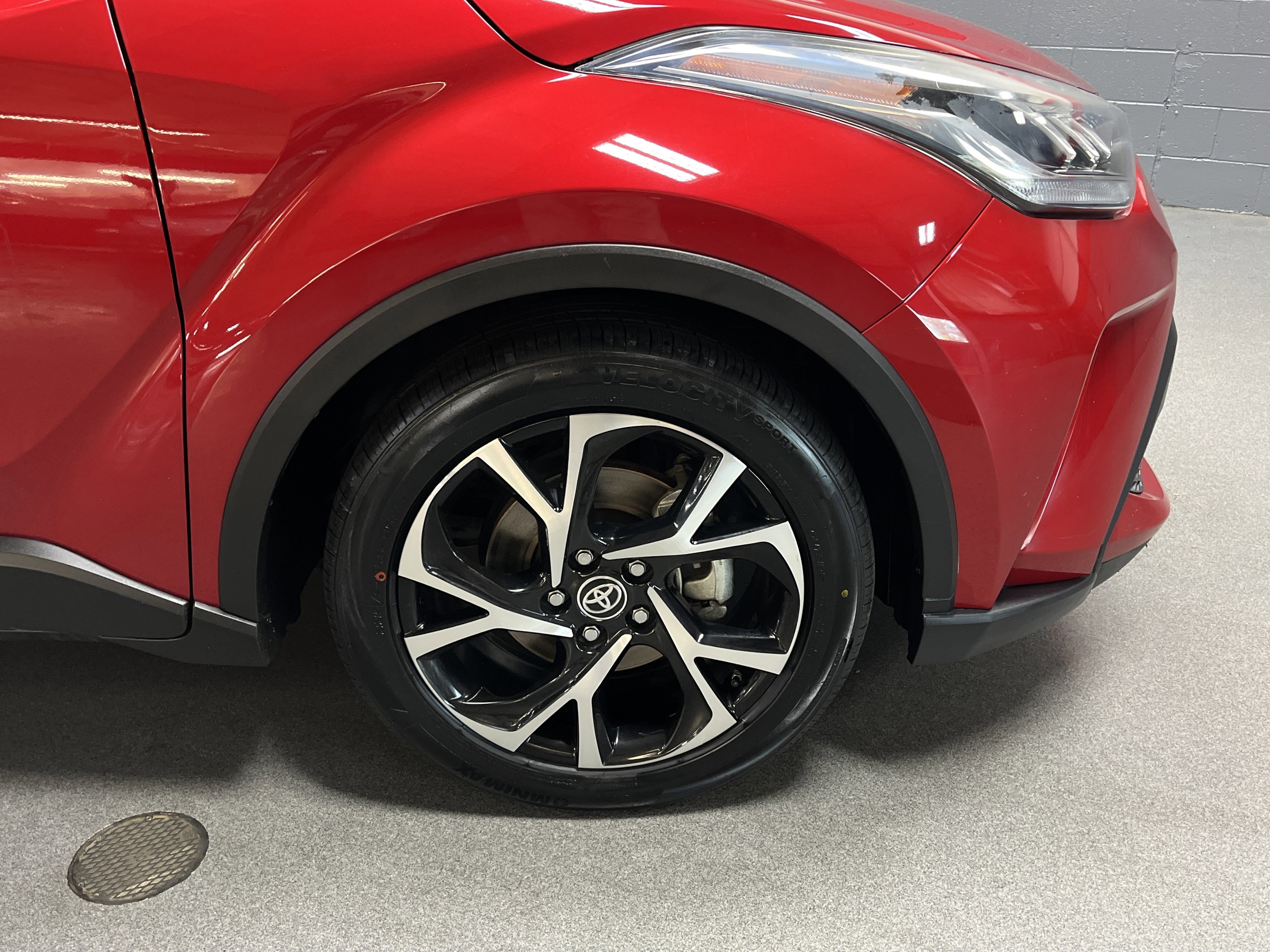 Used 2022 Toyota C-HR XLE image 13