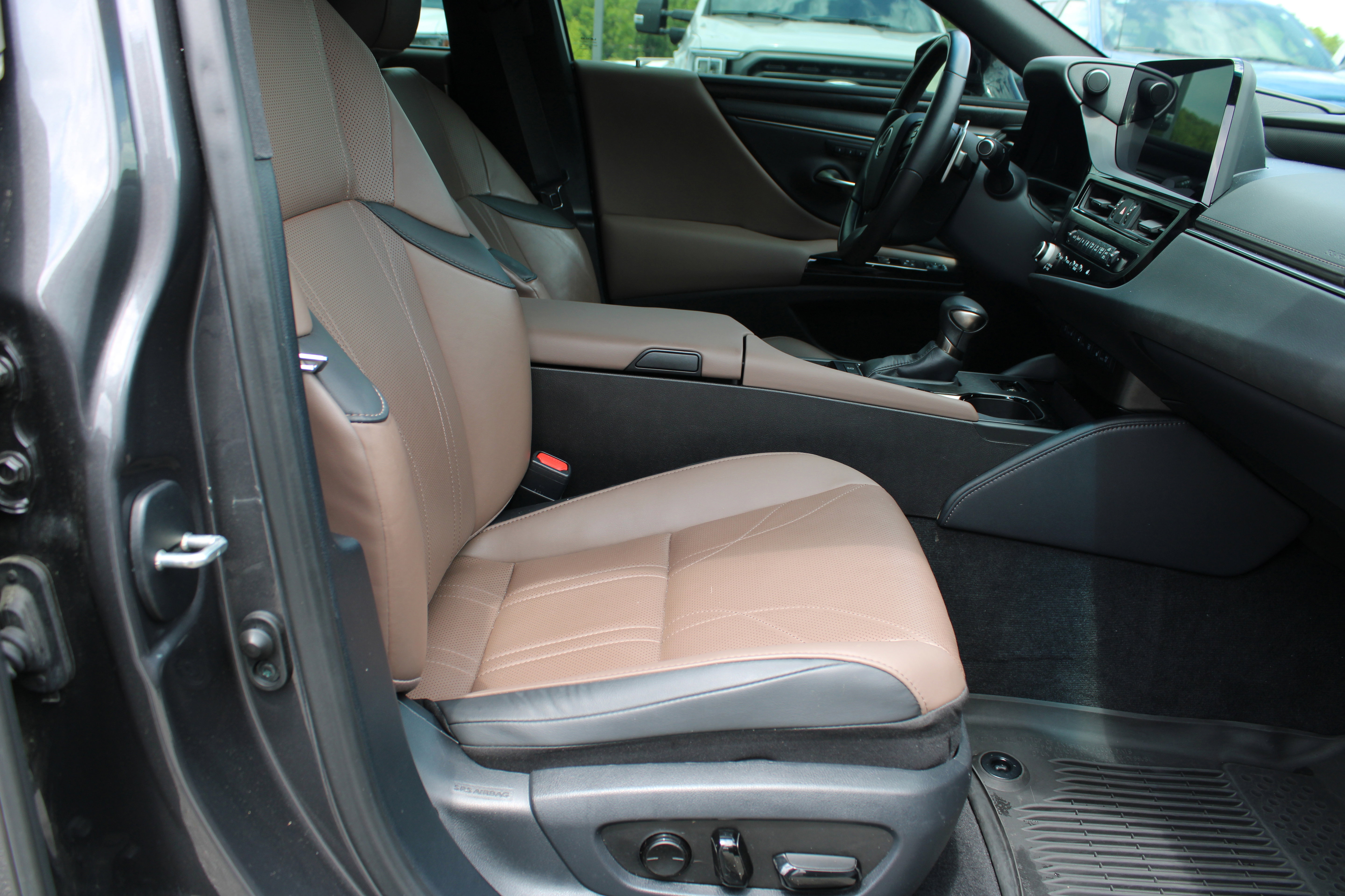 Used 2024 Lexus ES 350 Ultra Luxury FWD image 17