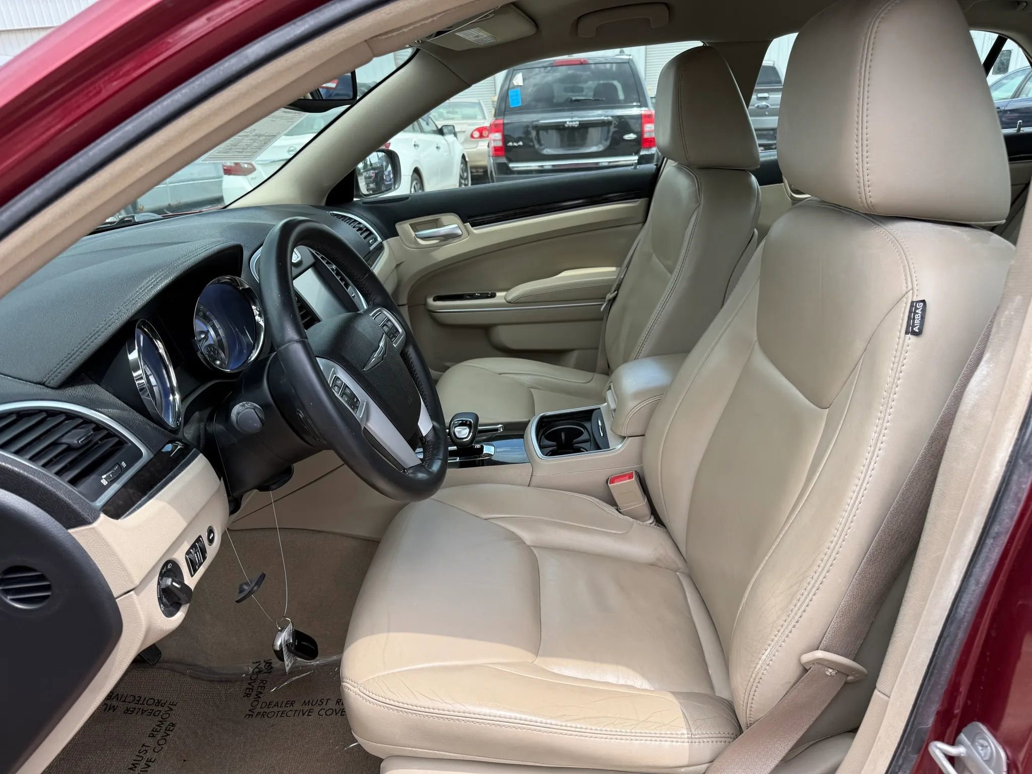 Used 2014 Chrysler 300 RWD image 3