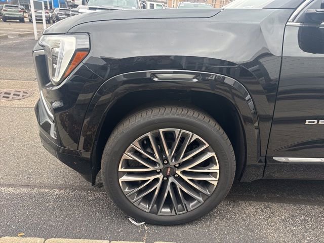 New 2026 GMC Terrain Denali w/ LPO, Black Badging Package image 4