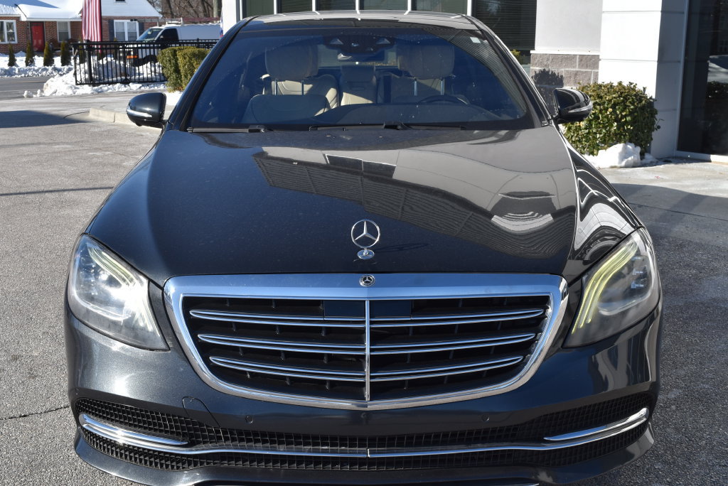 Used 2018 Mercedes-Benz S 560 Sedan image 3