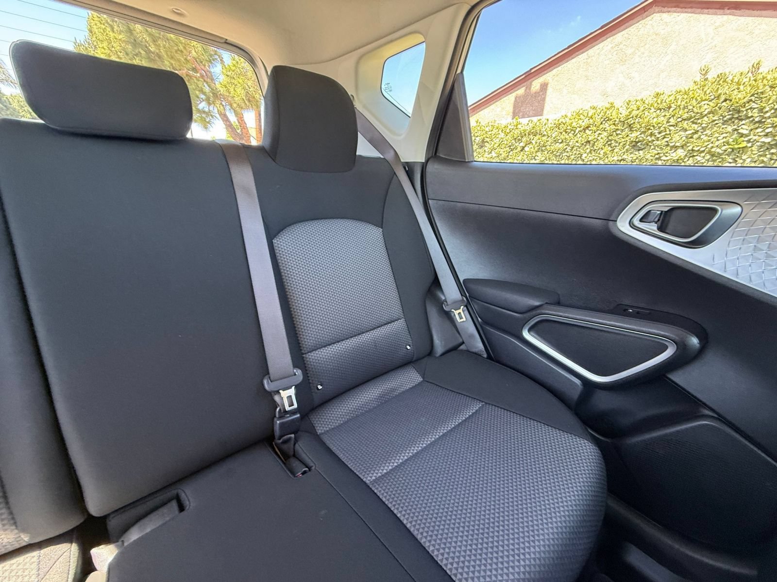 Used 2025 Kia Soul LX w/ LX Technology Package FWD image 33