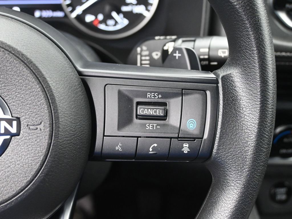 Used 2024 Nissan Rogue SV image 14